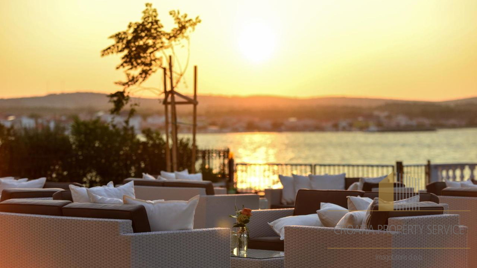 Luxury villa with a swimming pool and sea view, 2nd row to the beach, island of Vir!