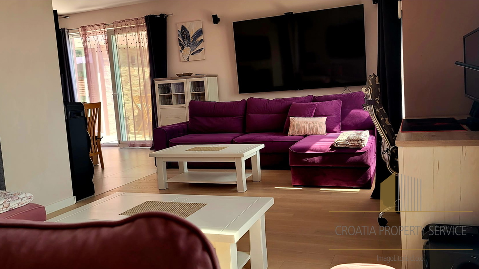 Luxury villa with a beautiful sea view in the vicinity of Trogir!