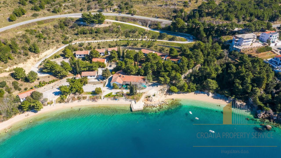 Baugrundstück von 4300m2 mit offenem Meerblick - Stanići!