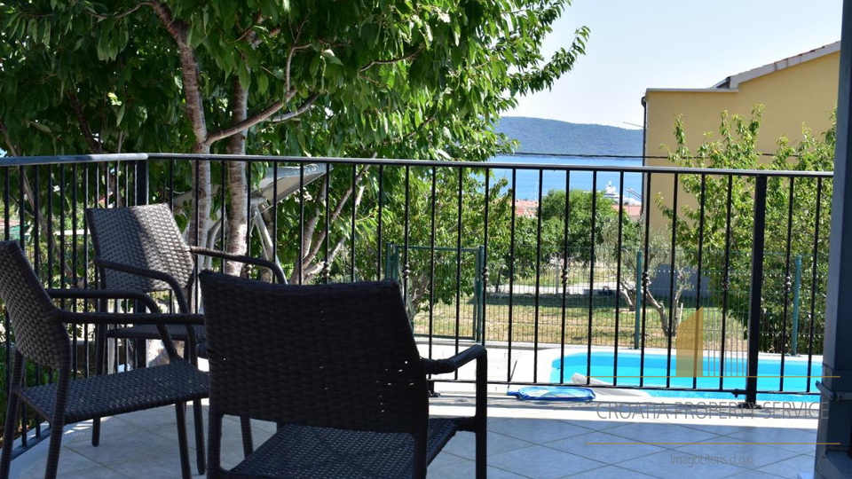 Apartmentvilla mit Meerblick in Kaštel Gomilica!