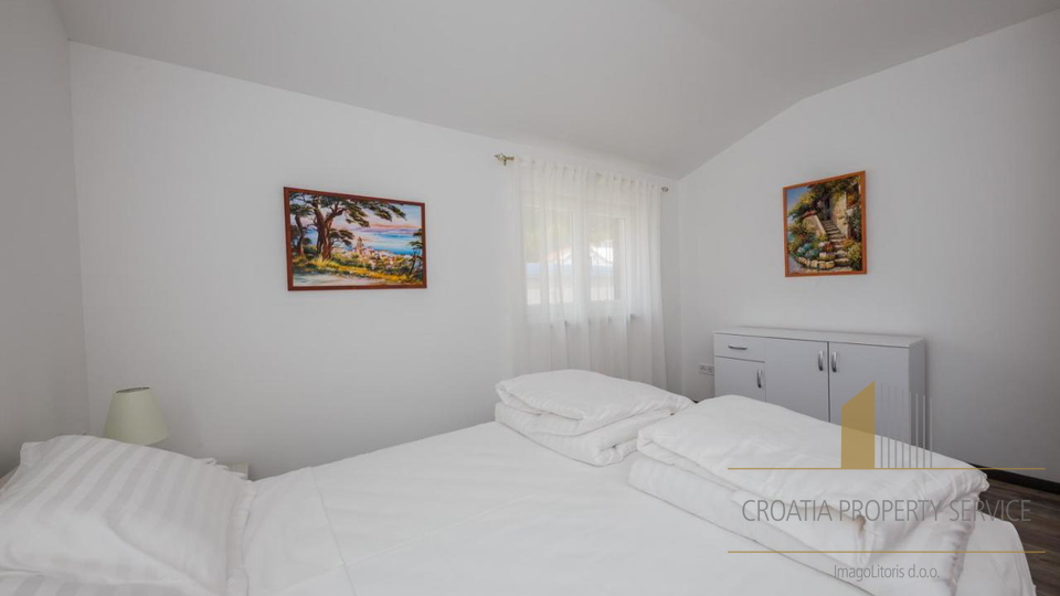 Apartmanska vila s pogledom na more u Kaštel Gomilici!