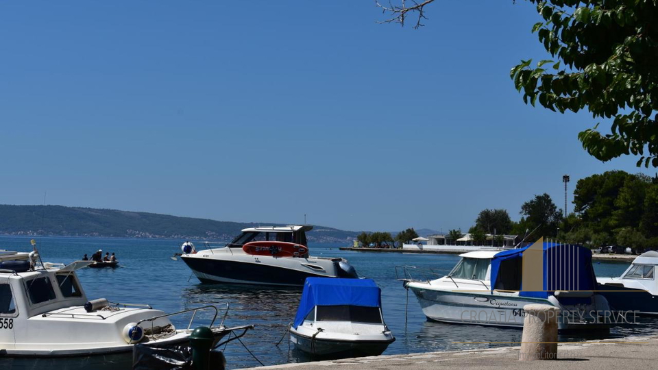 Apartmentvilla mit Meerblick in Kaštel Gomilica!