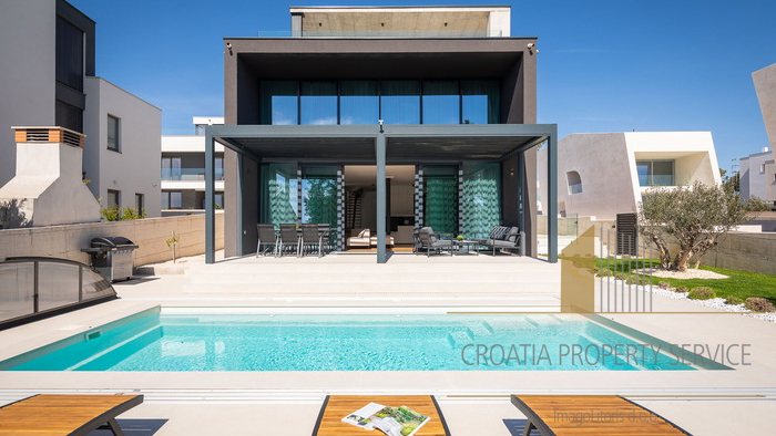 Luxury villa with a sea view in the vicinity of Zadar!