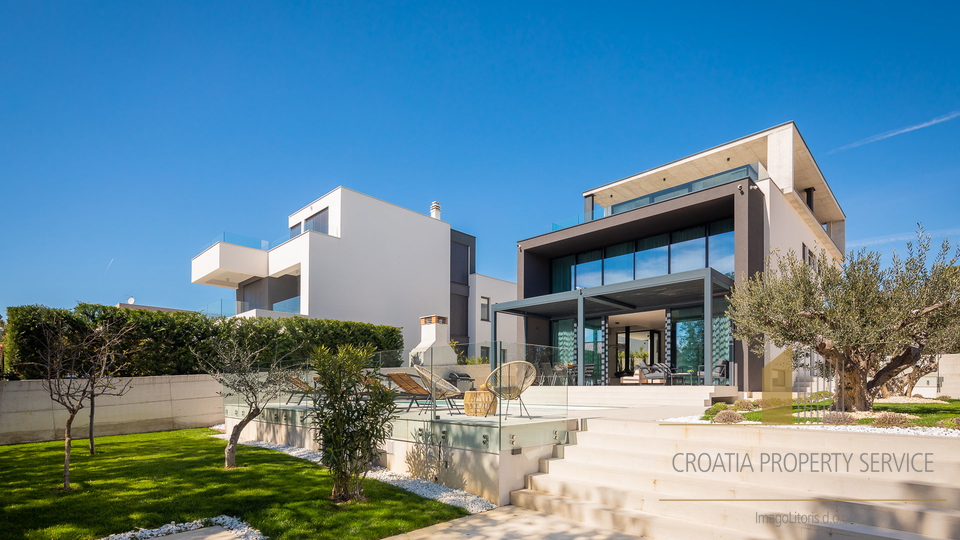 Luxuriöse Villa mit Meerblick in der Umgebung von Zadar!