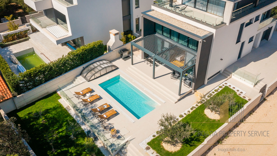 Luxuriöse Villa mit Meerblick in der Umgebung von Zadar!