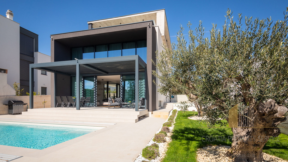 Luxuriöse Villa mit Meerblick in der Umgebung von Zadar!