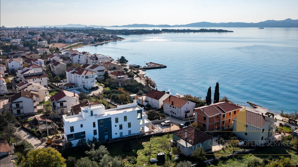 Modern two-story apartment with a roof terrace 45 m from the sea in the vicinity of Zadar!