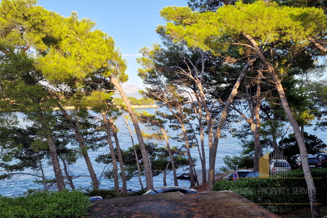 Attraktives Grundstück mit Vorentwurf in zweiter Reihe zum Meer auf der Insel Brač!