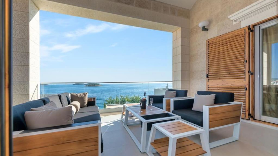New luxury villa with infinity pool&comma; wellness area&comma; and sea view near Rogoznica