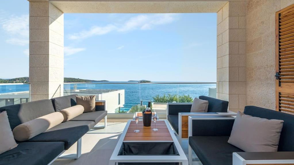 New luxury villa with infinity pool&comma; wellness area&comma; and sea view near Rogoznica