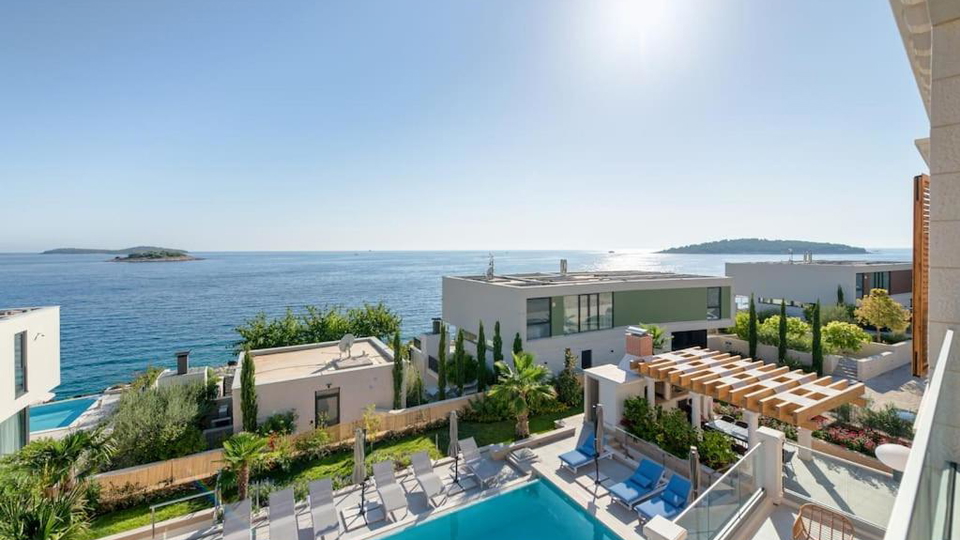 New luxury villa with infinity pool&comma; wellness area&comma; and sea view near Rogoznica