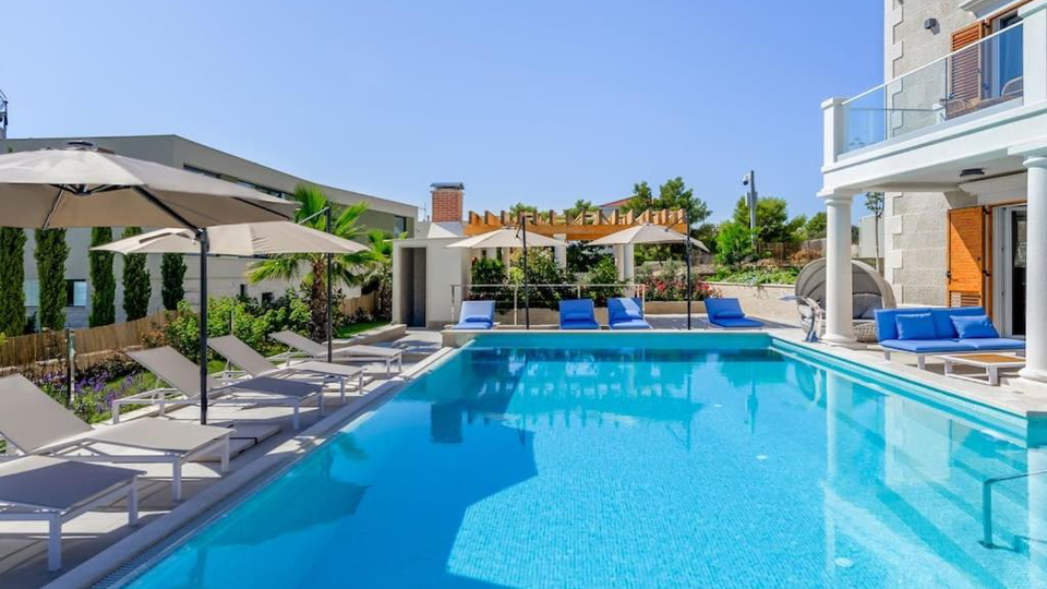 New luxury villa with infinity pool&comma; wellness area&comma; and sea view near Rogoznica