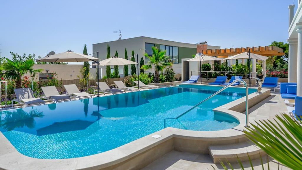 New luxury villa with infinity pool&comma; wellness area&comma; and sea view near Rogoznica