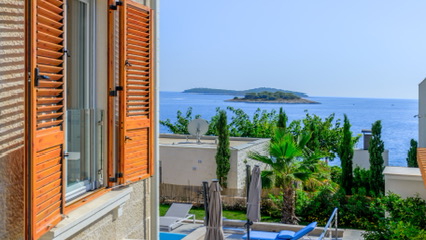 New luxury villa with infinity pool&comma; wellness area&comma; and sea view near Rogoznica