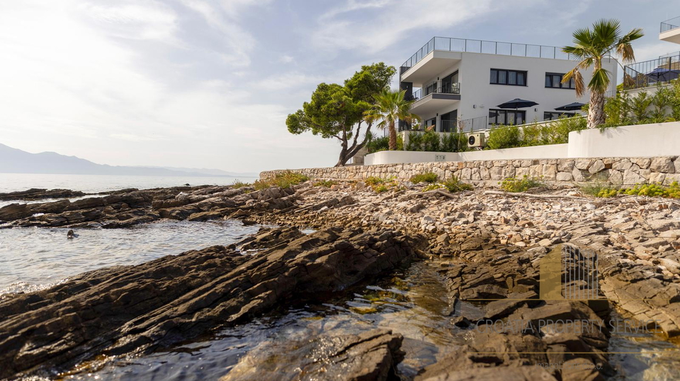 Ekskluzivni penthouse prvi red do mora na otoku Hvaru!