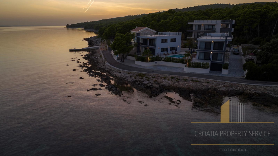 Ekskluzivni penthouse prvi red do mora na otoku Hvaru!