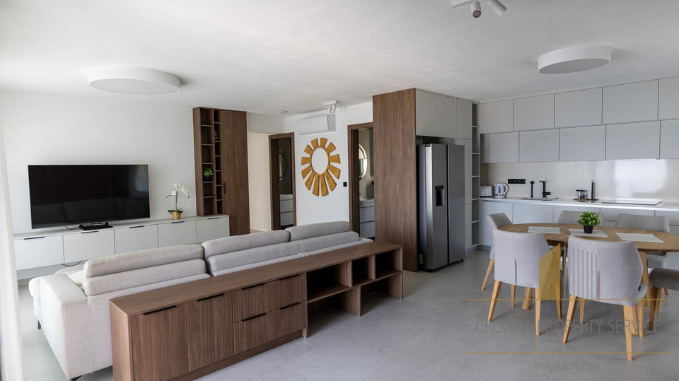 Ekskluzivni penthouse prvi red do mora na otoku Hvaru!