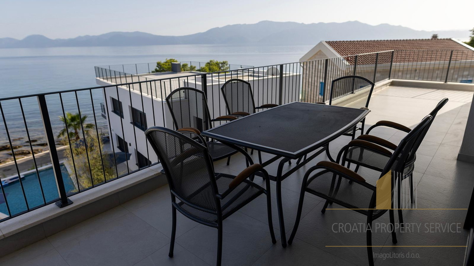 Ekskluzivni penthouse prvi red do mora na otoku Hvaru!