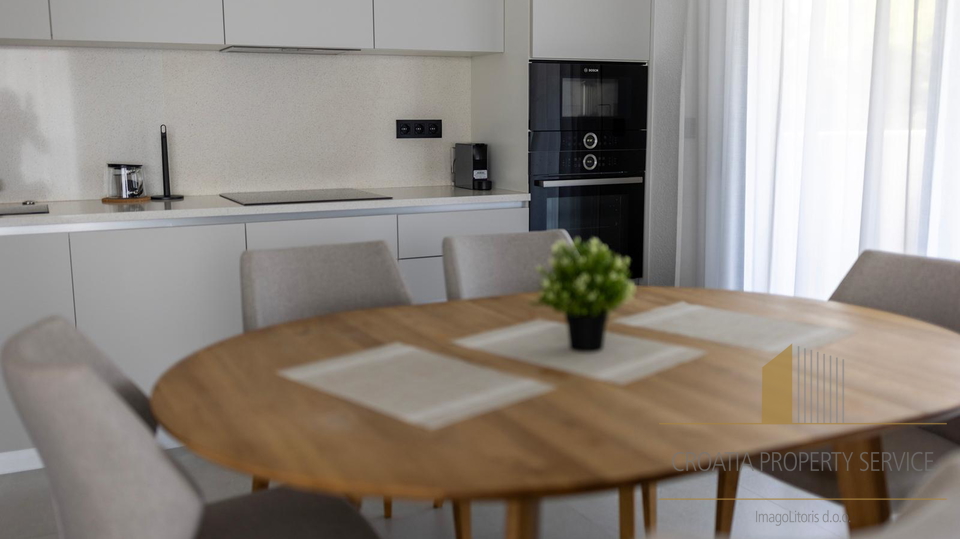 Ekskluzivni penthouse prvi red do mora na otoku Hvaru!