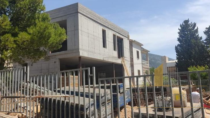Villa con piscina in costruzione a 100 m dal mare a Bol, sull'isola di Brač!