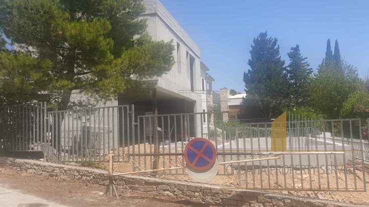 Villa con piscina in costruzione a 100 m dal mare a Bol, sull'isola di Brač!