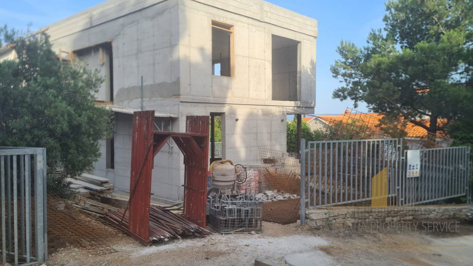 Villa con piscina in costruzione a 100 m dal mare a Bol, sull'isola di Brač!