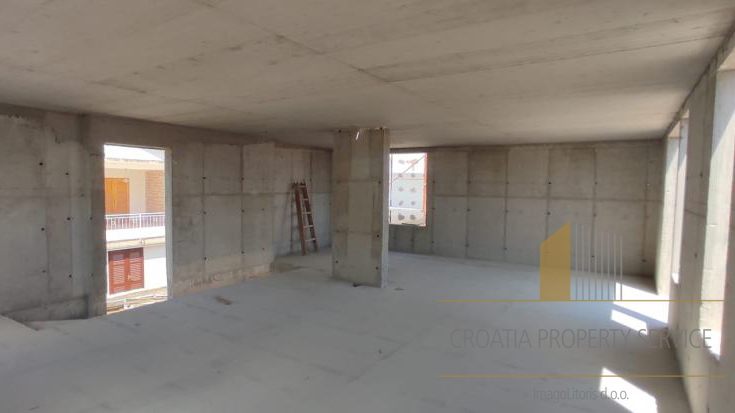 Villa con piscina in costruzione a 100 m dal mare a Bol, sull'isola di Brač!