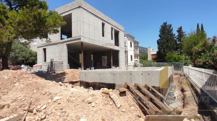 Villa con piscina in costruzione a 100 m dal mare a Bol, sull'isola di Brač!