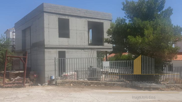 Villa con piscina in costruzione a 100 m dal mare a Bol, sull'isola di Brač!