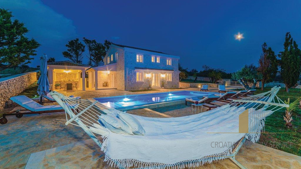 Impressive stone villa with a sea view in Novalja on the island of Pag!