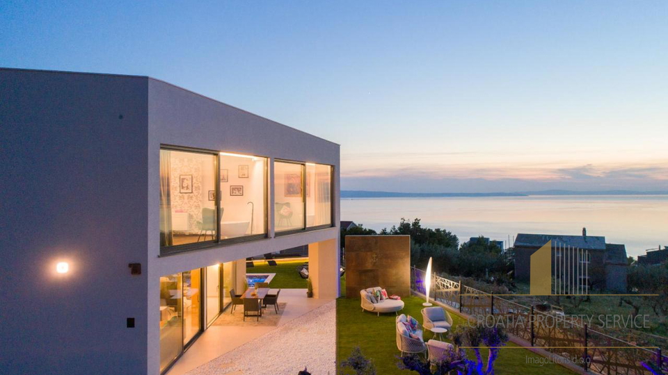 A modern villa with a sea view in the vicinity of Split!