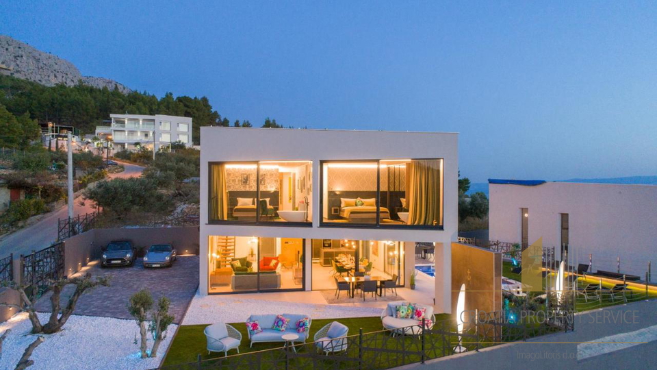 A modern villa with a sea view in the vicinity of Split!