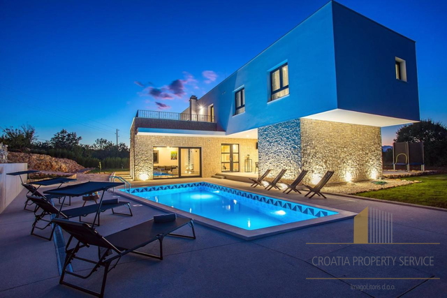 Casa, 300 m2, Vendita, Ugljane