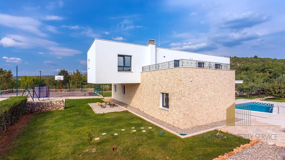 Casa, 300 m2, Vendita, Ugljane