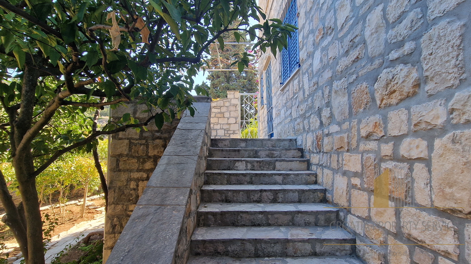 Beautiful  Mediterranean villa with a sea view in Splitska on the island of Brač!