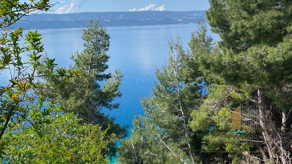 Tolles Grundstück direkt am Meer an der Riviera von Omis am Strand