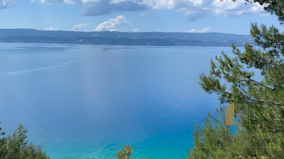 Tolles Grundstück direkt am Meer an der Riviera von Omis am Strand