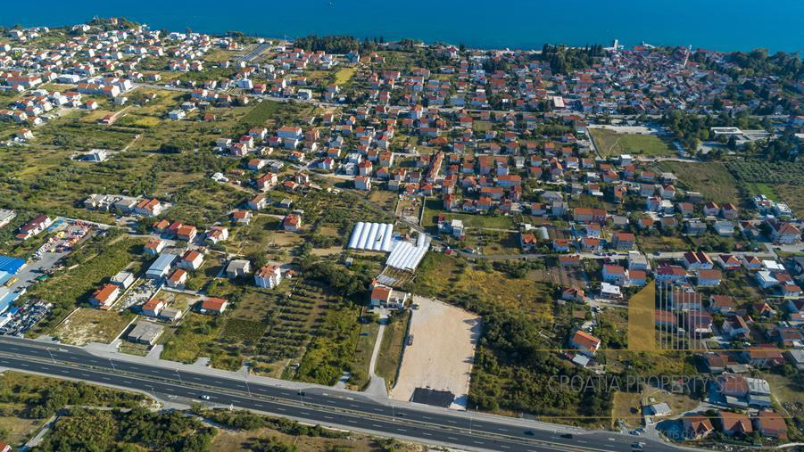 BUILDING LAND PLOT ON A GREAT LOCATION IN ONE OF THE KAŠTELA