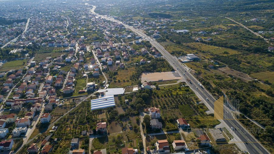 GRAĐEVINSKO ZEMLJIŠTE NA ODLIČNOJ LOKACIJI U KAŠTELIMA