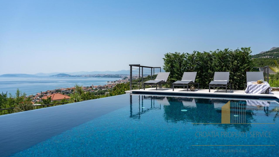 Villa di lusso con vista panoramica sul mare nelle vicinanze di Spalato!