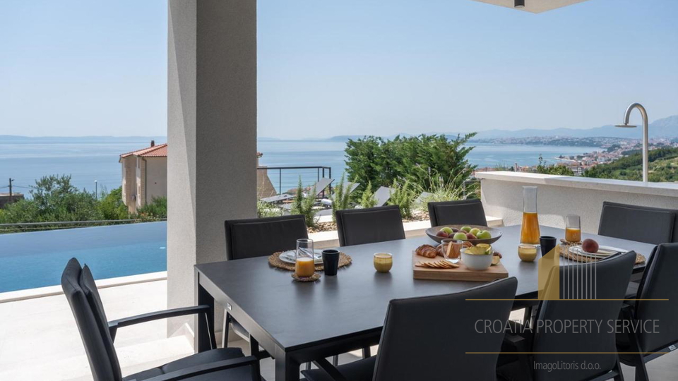 Villa di lusso con vista panoramica sul mare nelle vicinanze di Spalato!