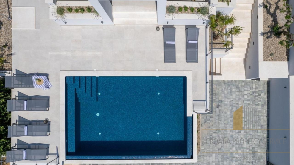 Villa di lusso con vista panoramica sul mare nelle vicinanze di Spalato!