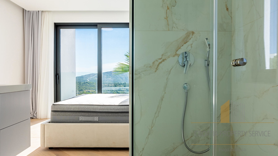 Spektakularna vila z odprtim pogledom na morje na ekskluzivni lokaciji v Primoštenu!