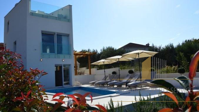 Incredibly nice modern villa with swimming pool on Ciovo, Trogir!