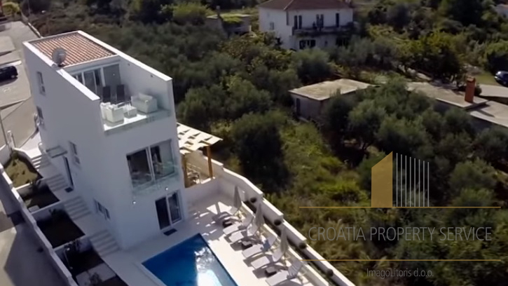 Incredibly nice modern villa with swimming pool on Ciovo, Trogir!