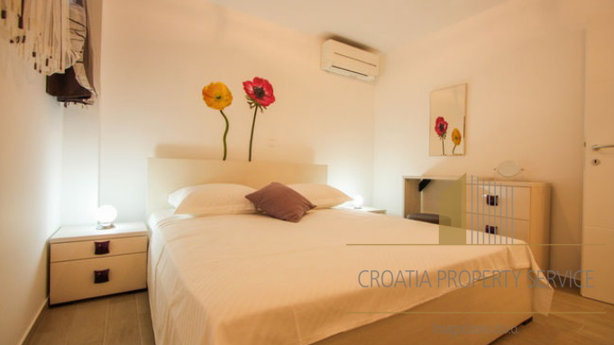 Incredibly nice modern villa with swimming pool on Ciovo, Trogir!