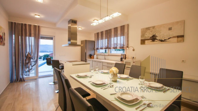 Incredibly nice modern villa with swimming pool on Ciovo, Trogir!