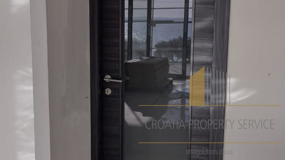 Luksuzni penthouse s krovnom terasom u okolici Zadra!
