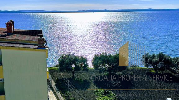 Luksuzni penthouse s krovnom terasom u okolici Zadra!