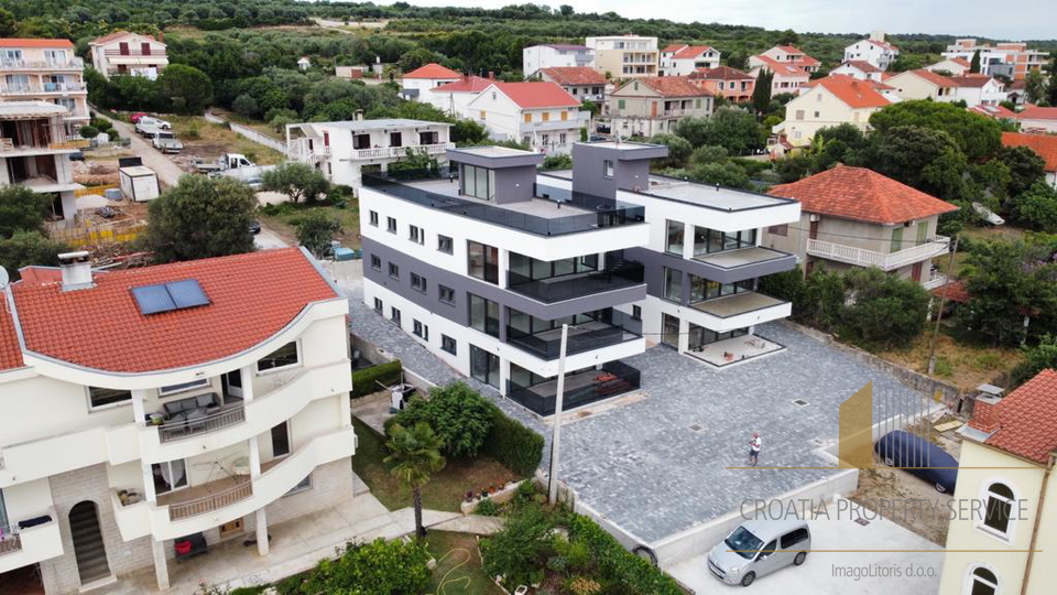 Luksuzni penthouse s krovnom terasom u okolici Zadra!